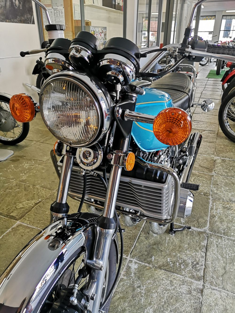 Suzuki GT750 1977 Completely restored amazing condition NOW SOLD! - Image 14