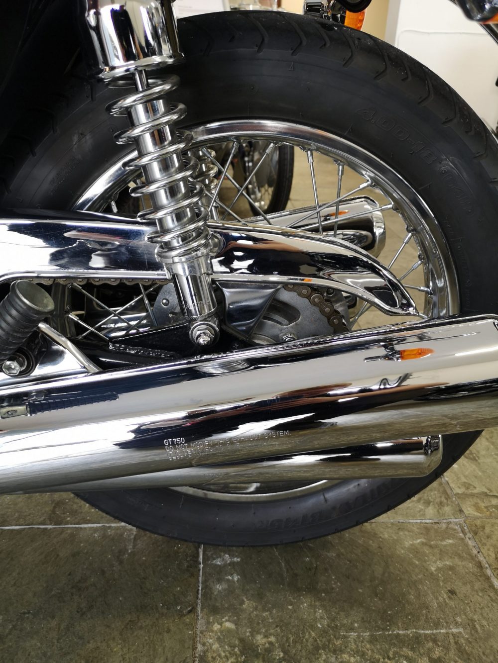 Suzuki GT750 1977 Completely restored amazing condition NOW SOLD! - Image 13