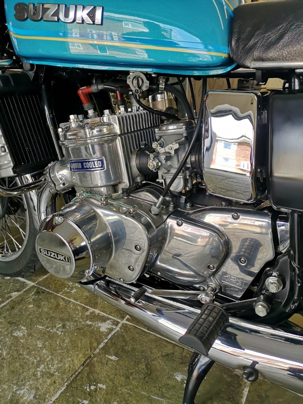 Suzuki GT750 1977 Completely restored amazing condition NOW SOLD! - Image 12
