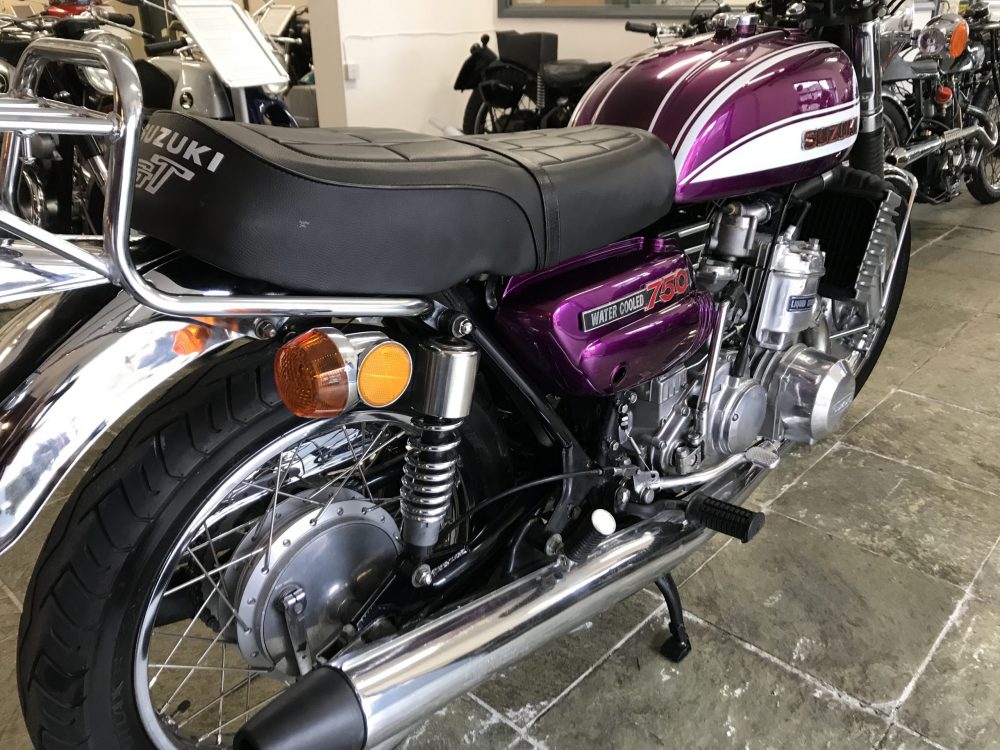 Suzuki GT750J 1972 Restored with rebuilt engine NOW SOLD! - Image 12