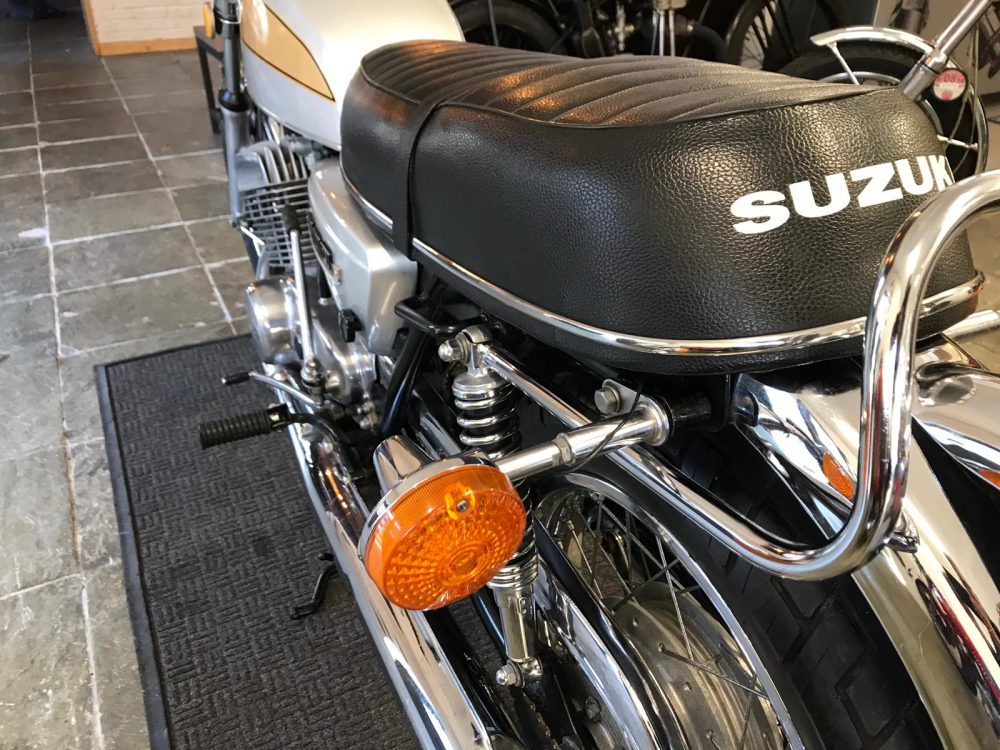 Suzuki GT500/T500 1976 NOW SOLD DEPOSIT TAKEN - Image 9