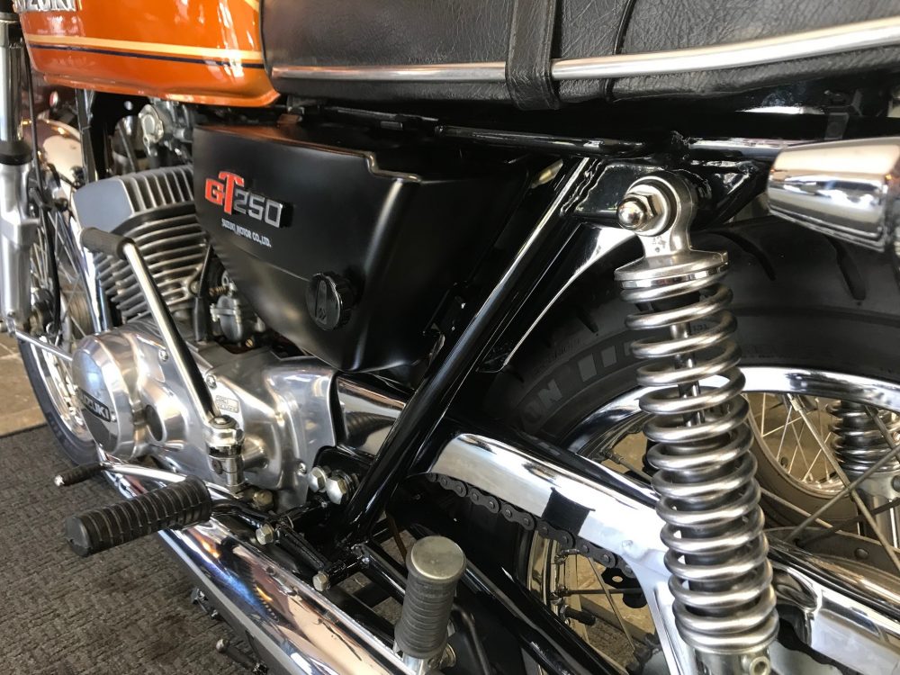 Suzuki GT 250 B 1977 AMAZING CONDITION!!!! NOW SOLD - Image 5