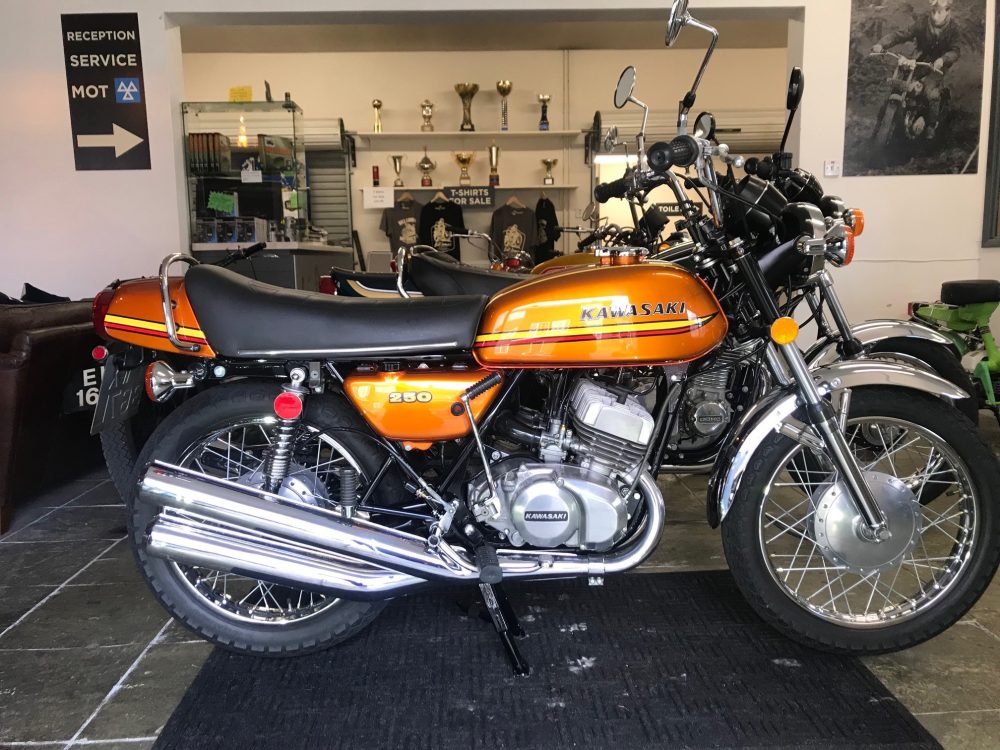 Kawasaki 250 S1A