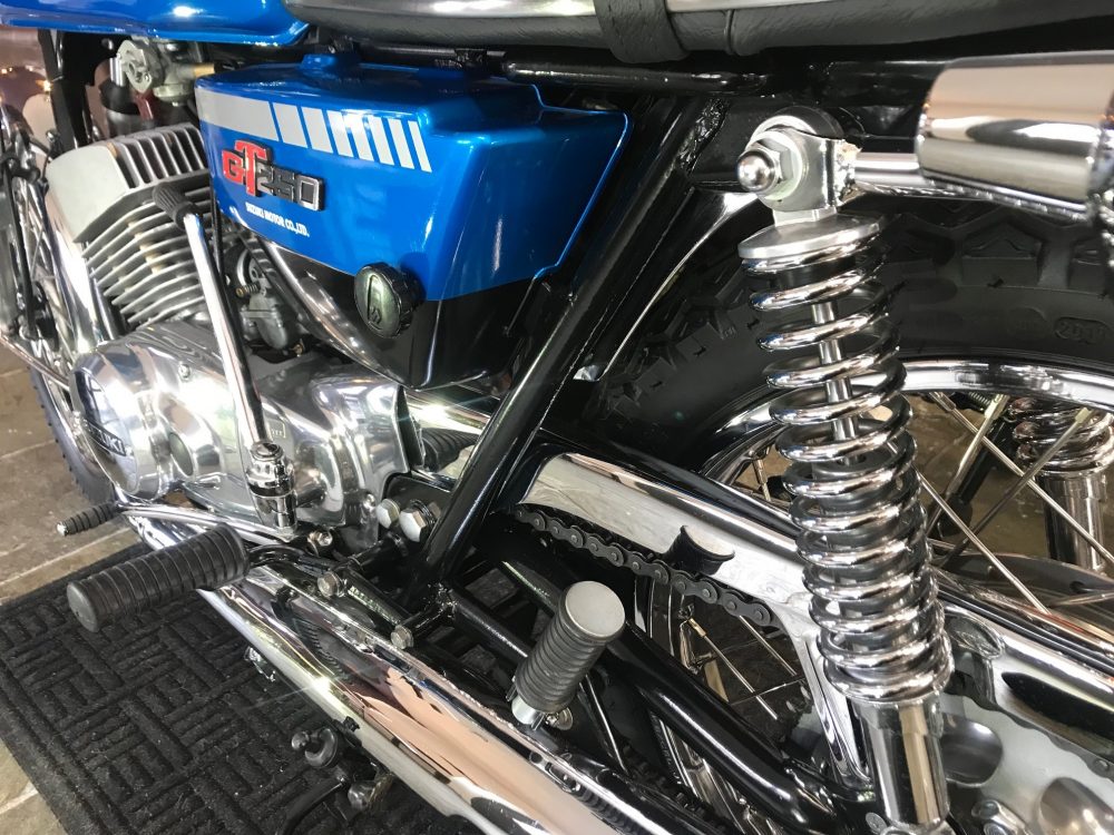 Suzuki GT 250C Near Concourse Condition! - Image 5