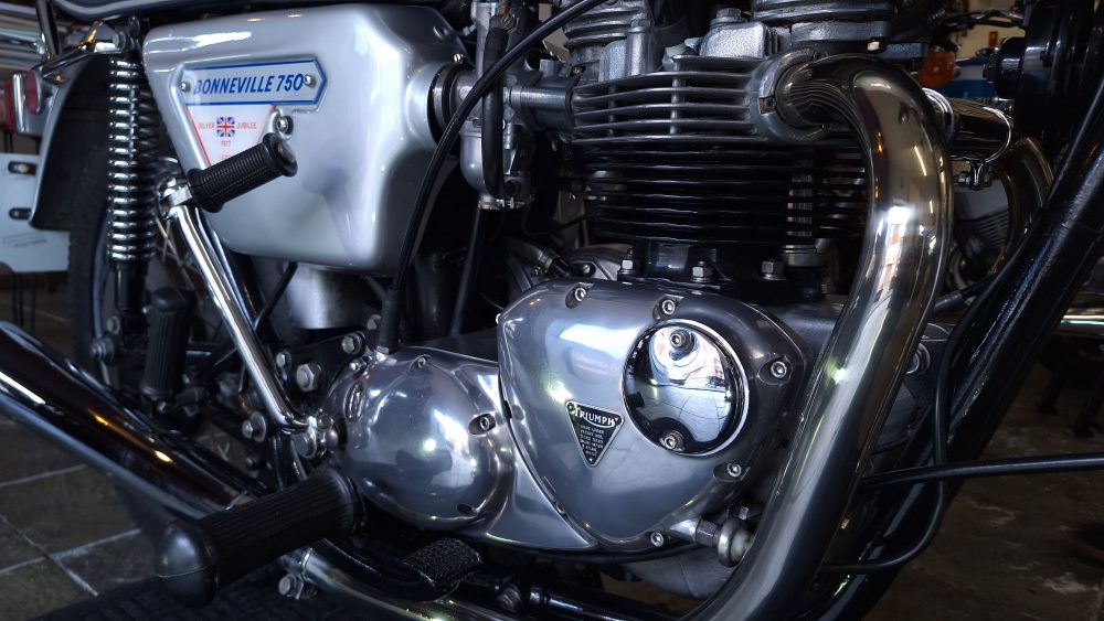 Triumph BonnevilleT140 Silver Jubilee Near Concours!!! - Image 11