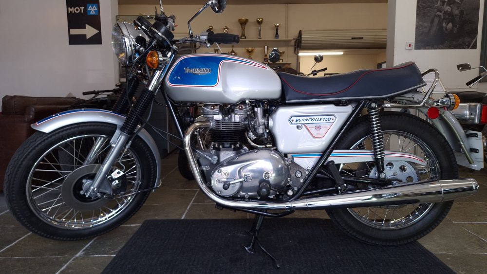 Triumph BonnevilleT140 Silver Jubilee Near Concours!!! - Image 2