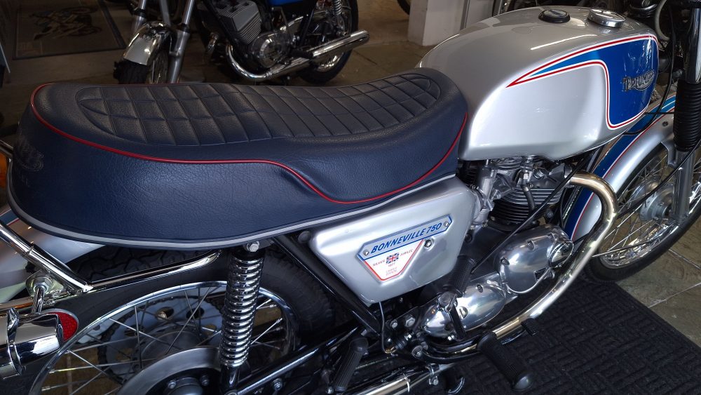Triumph BonnevilleT140 Silver Jubilee Near Concours!!! - Image 3