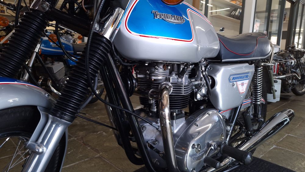 Triumph BonnevilleT140 Silver Jubilee Near Concours!!! - Image 8