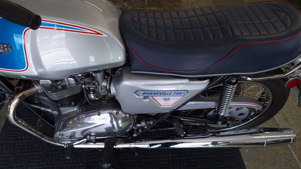 Triumph BonnevilleT140 Silver Jubilee Near Concours!!! - Image 5