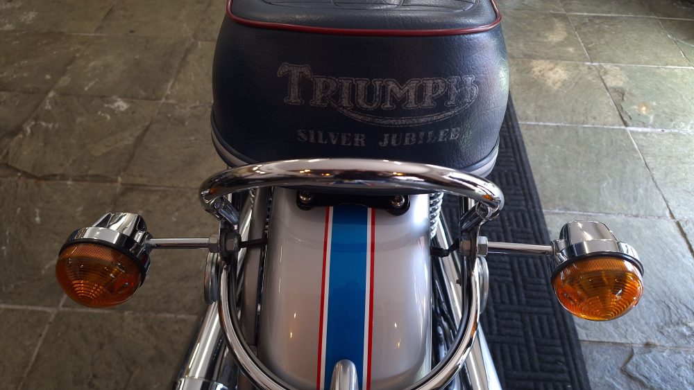 Triumph BonnevilleT140 Silver Jubilee Near Concours!!! - Image 14