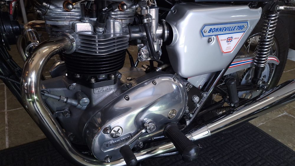 Triumph BonnevilleT140 Silver Jubilee Near Concours!!! - Image 10
