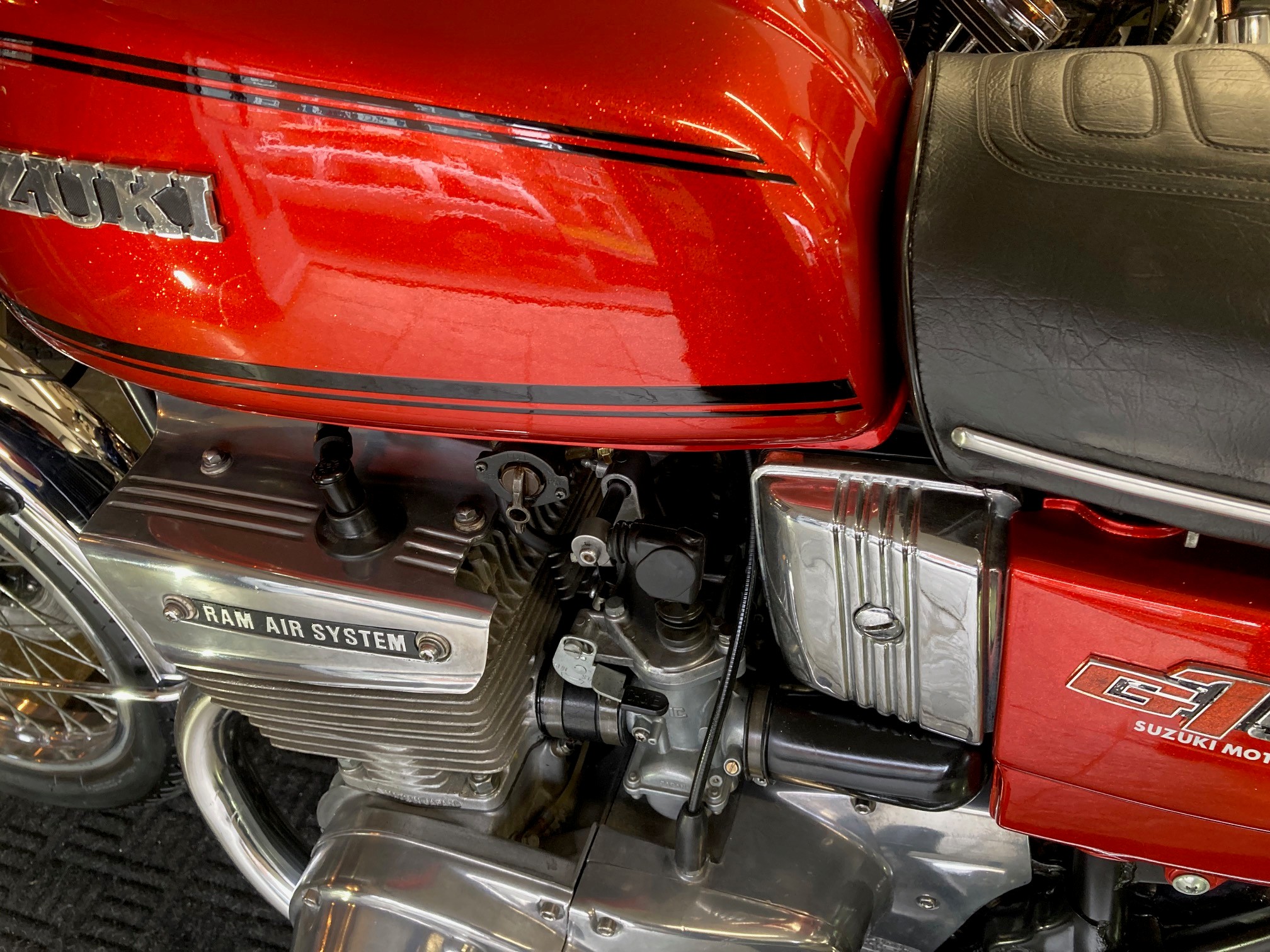 Suzuki GT 550 Great Condition! 1975 - Image 14