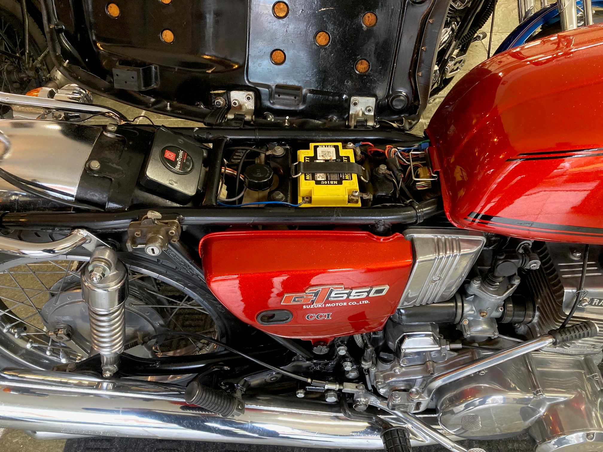 Suzuki GT 550 Great Condition! 1975 - Image 11