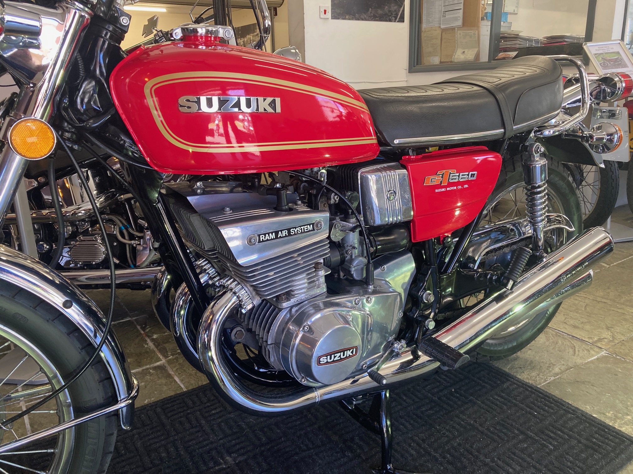 Suzuki GT 550 1976 Superb Genuine UK Machine!! - Image 4